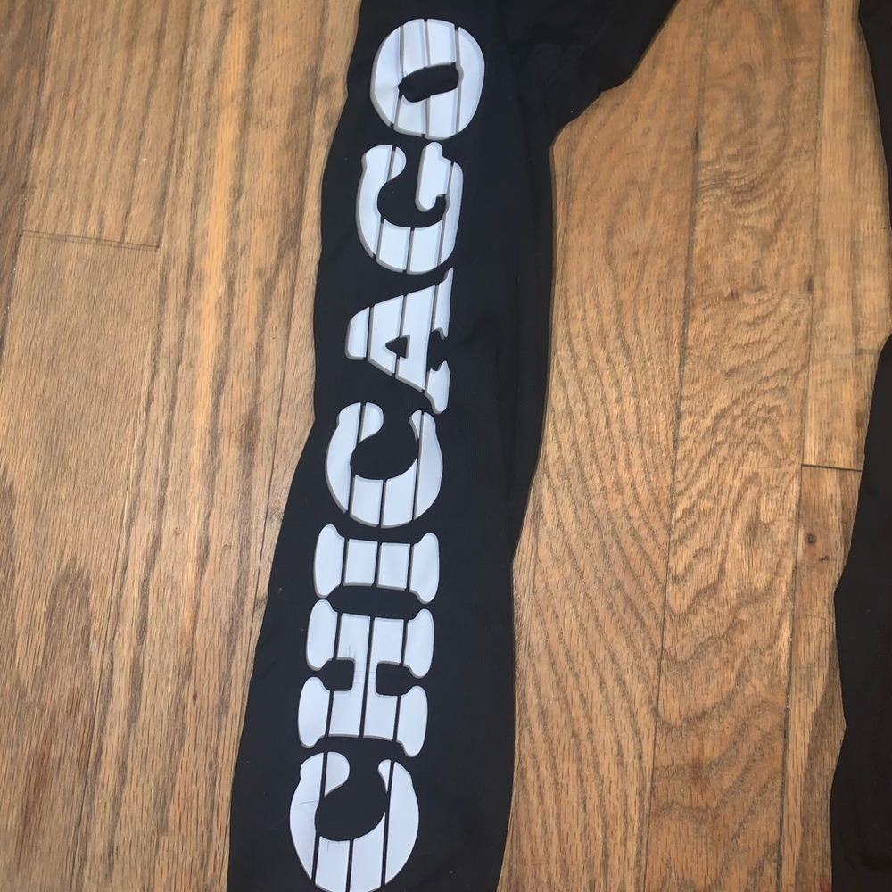 PINK Chicago leggings